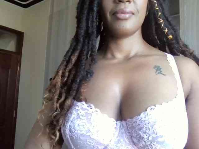 Saharangoddess webcam