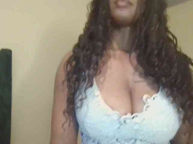 Saharangoddess webcam