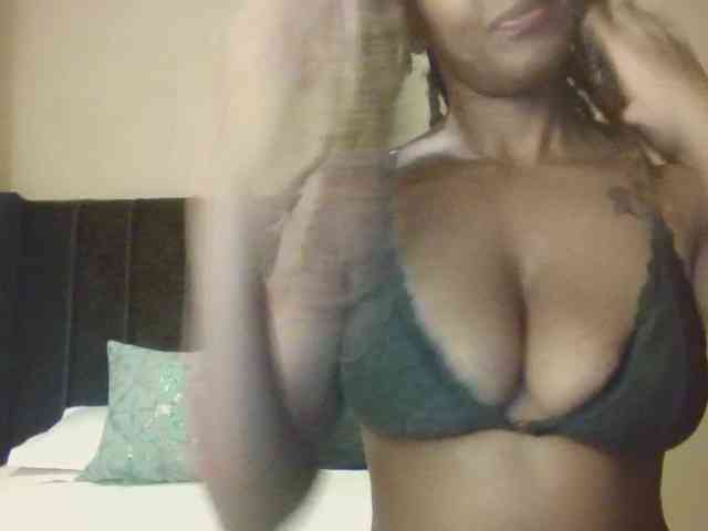 Saharangoddess webcam