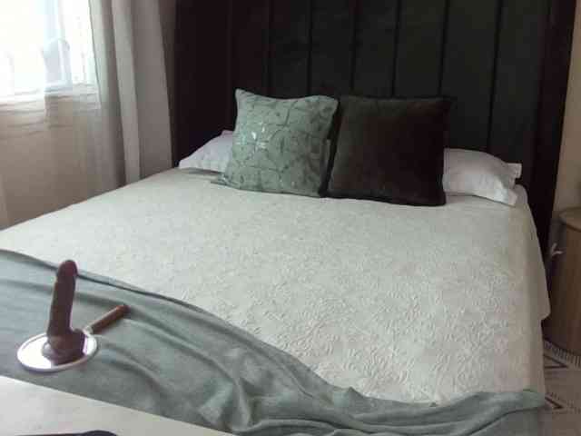 Saharangoddess webcam