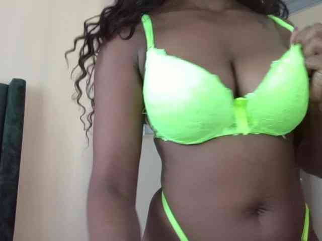 Saharangoddess webcam