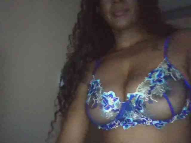 Saharangoddess webcam