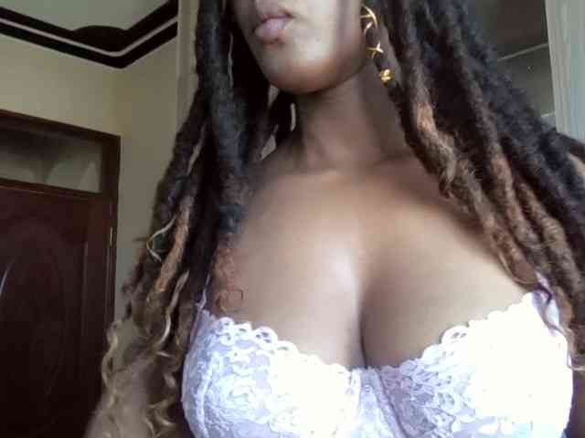 Saharangoddess webcam