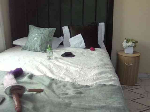 Saharangoddess webcam