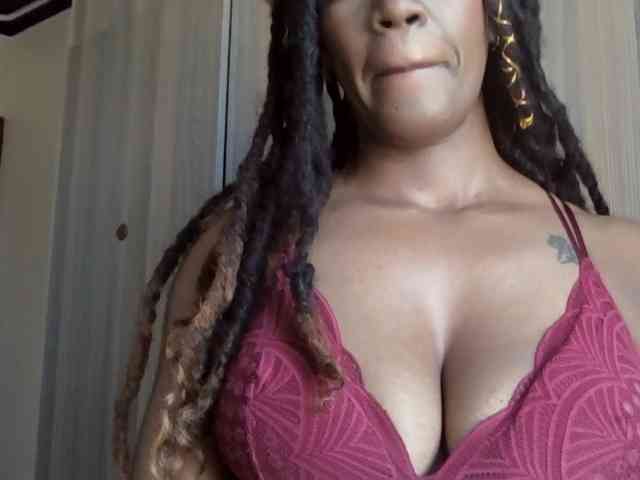 Saharangoddess webcam