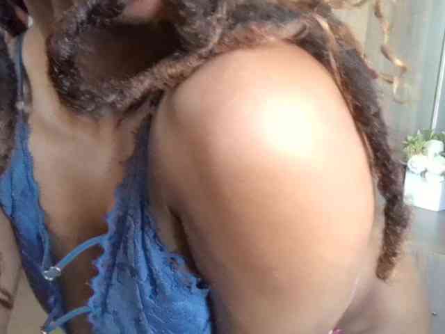 Saharangoddess webcam