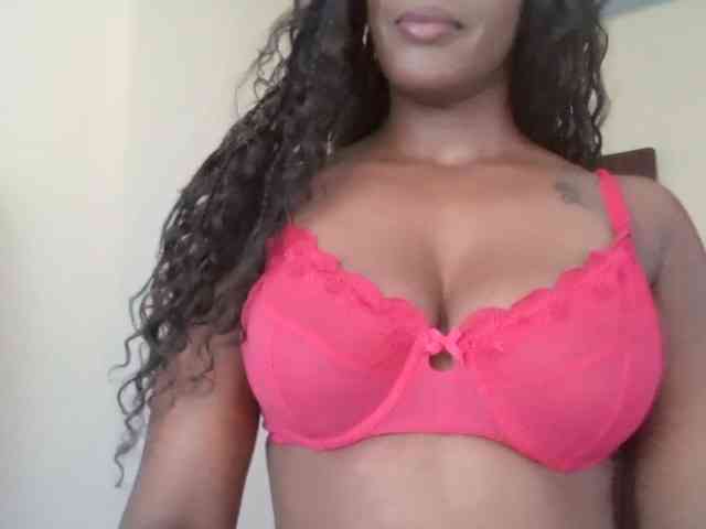 Saharangoddess webcam