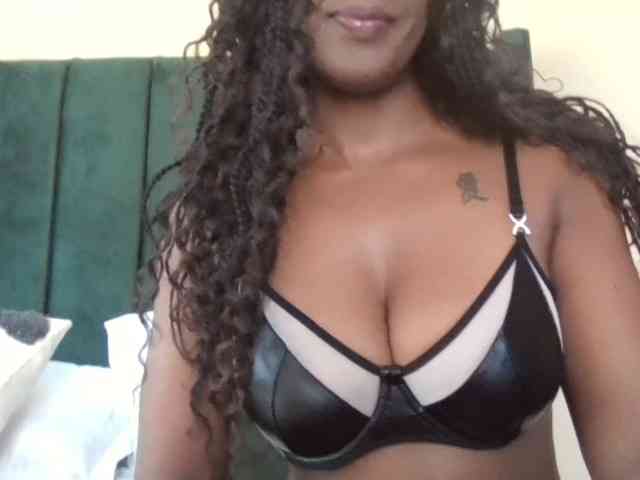 Saharangoddess webcam