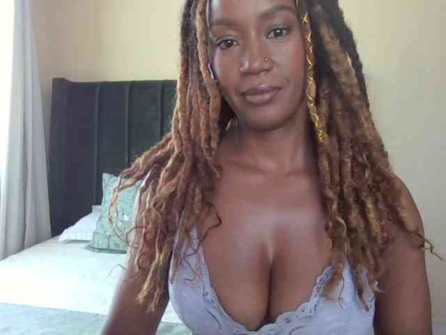 Saharangoddess webcam