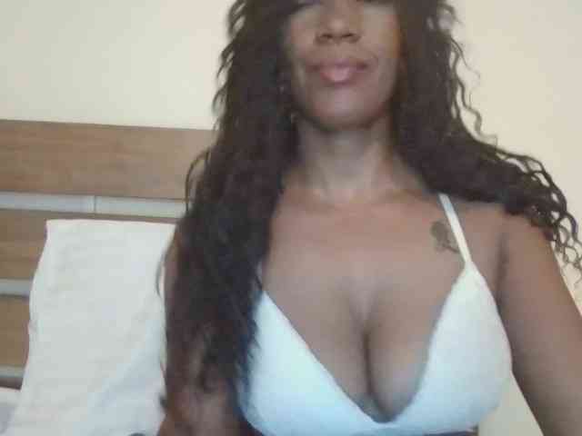 Saharangoddess webcam