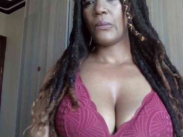 Saharangoddess webcam