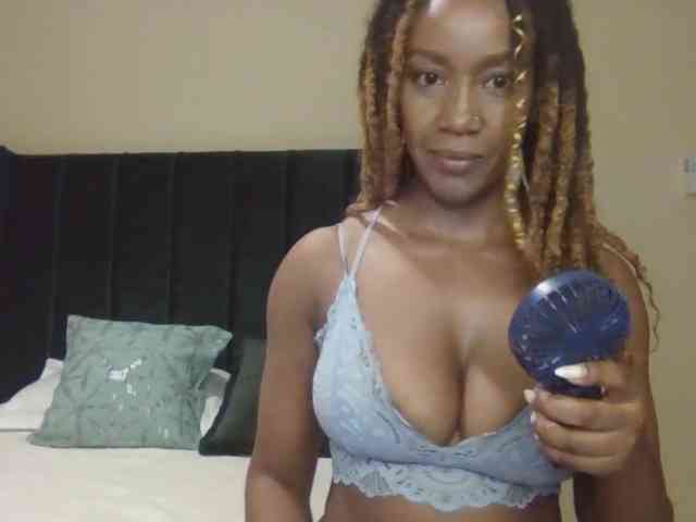 Saharangoddess webcam