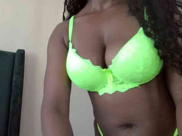 Saharangoddess webcam