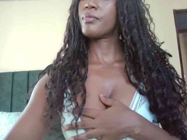 Saharangoddess webcam