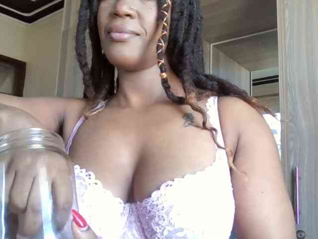 Saharangoddess webcam