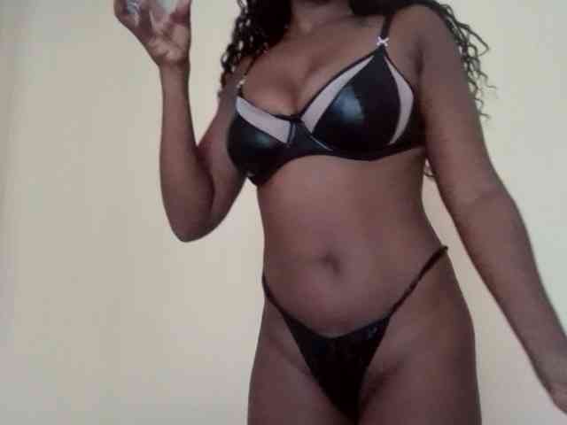 Saharangoddess webcam