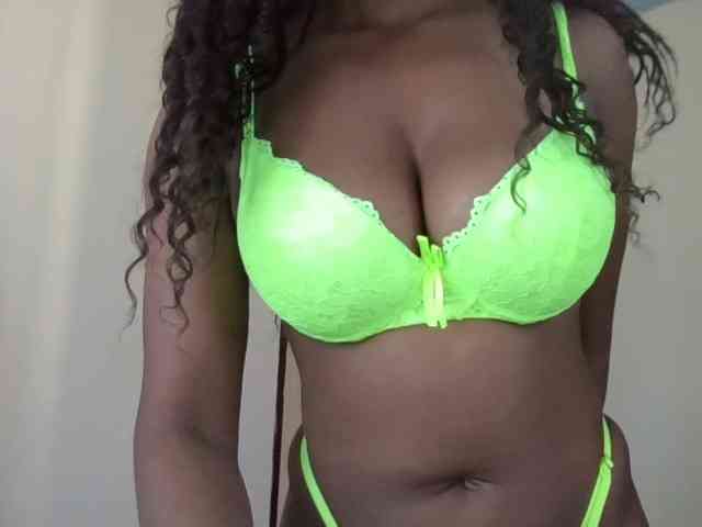 Saharangoddess webcam