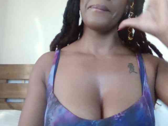 Saharangoddess webcam