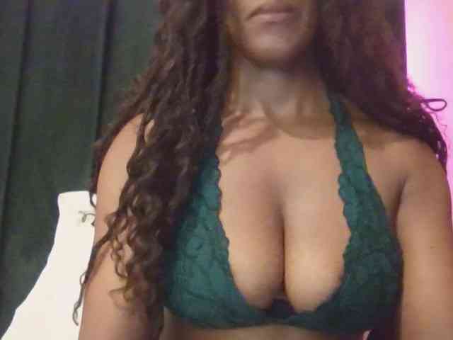 Saharangoddess webcam