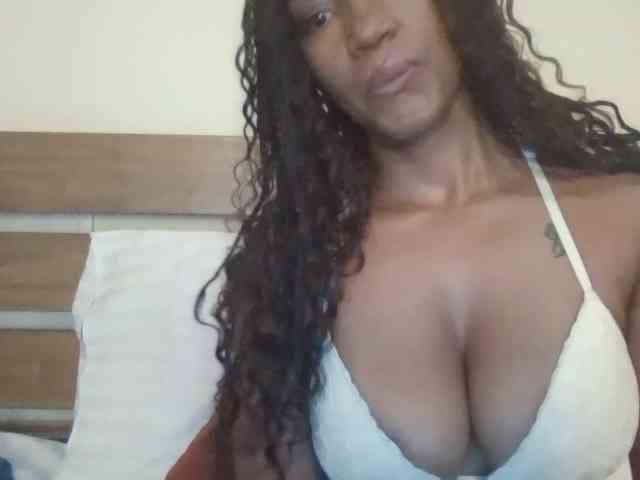 Saharangoddess webcam