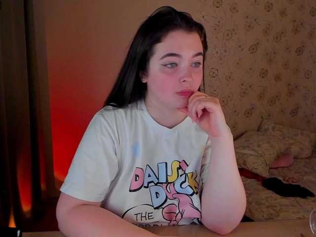 Alicenextdoor's BongaCams show and profile