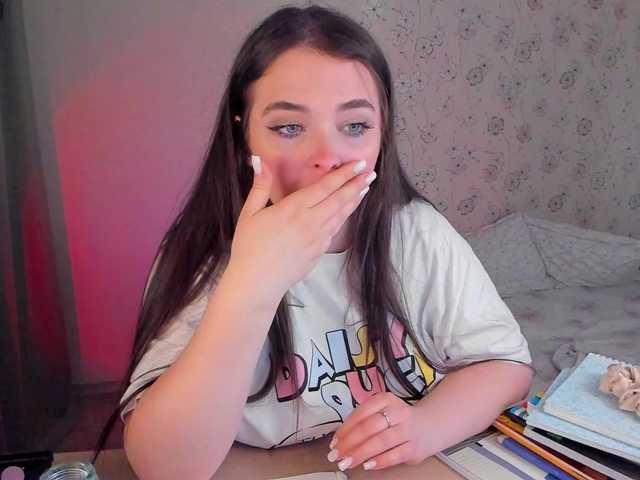 Alicenextdoor's BongaCams show and profile