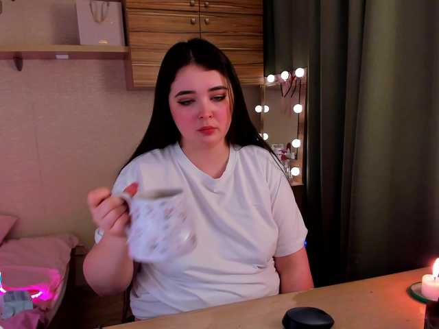 Alicenextdoor's BongaCams show and profile