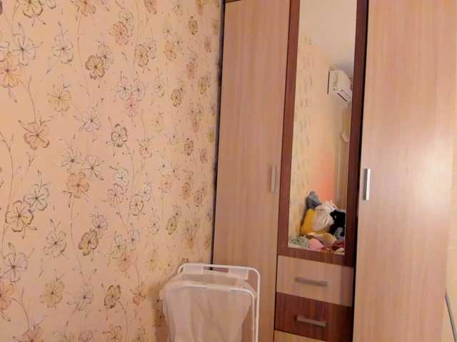 Alicenextdoor live cam