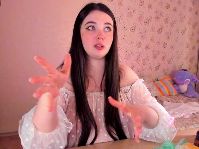 Alicenextdoor's BongaCams show and profile