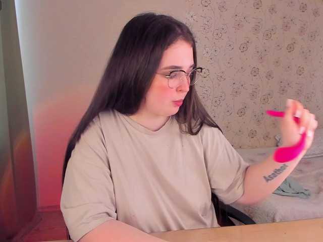 Alicenextdoor's BongaCams show and profile