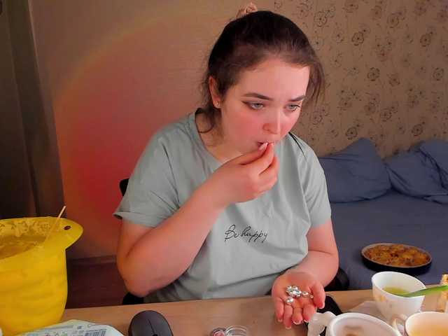 Alicenextdoor's BongaCams show and profile