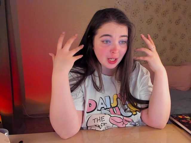 Alicenextdoor's BongaCams show and profile