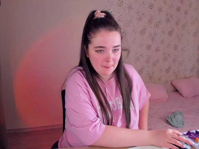 Alicenextdoor's BongaCams show and profile