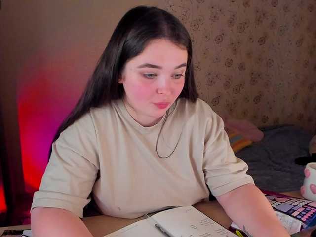 Alicenextdoor's BongaCams show and profile