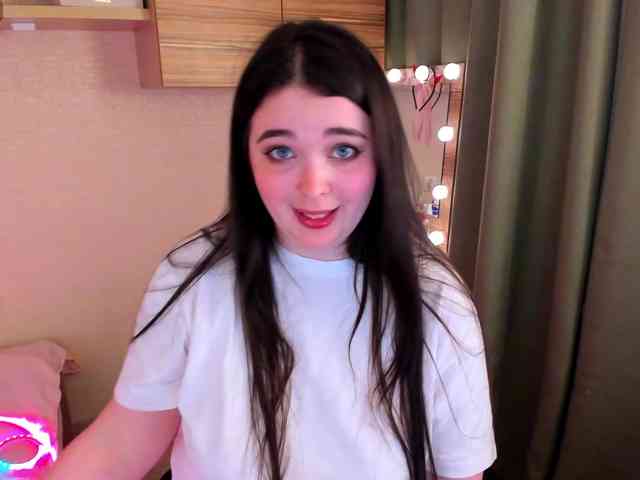 Alicenextdoor webcam