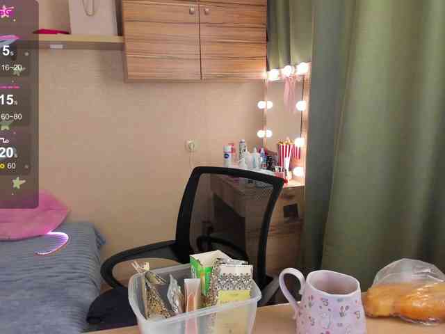 Alicenextdoor webcam