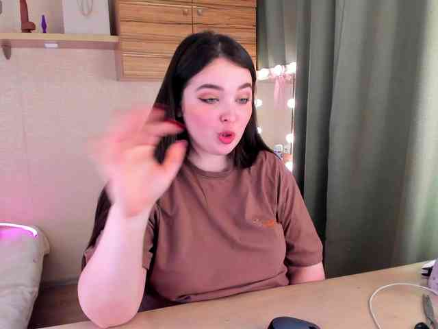 Alicenextdoor webcam