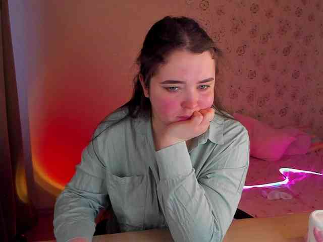 Alicenextdoor webcam