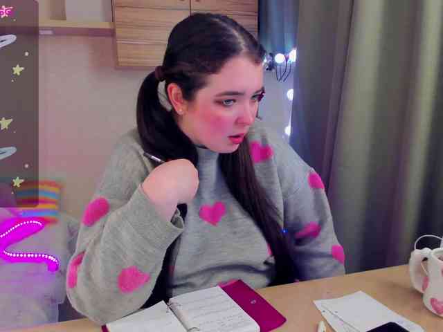 Alicenextdoor webcam