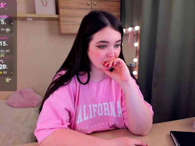 Alicenextdoor webcam