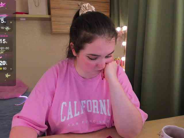 Alicenextdoor webcam