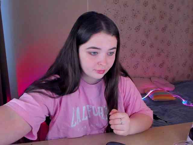 Alicenextdoor webcam