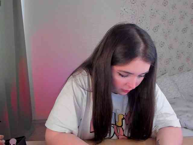 Alicenextdoor webcam