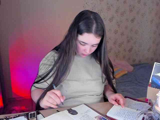 Alicenextdoor webcam