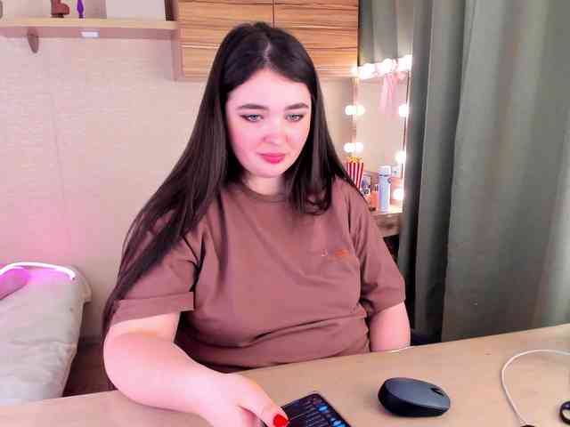 Alicenextdoor webcam