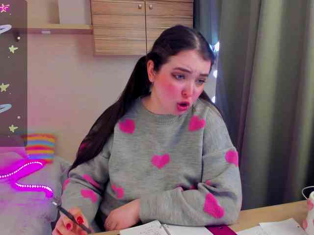 Alicenextdoor webcam