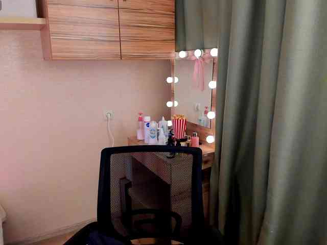 Alicenextdoor webcam