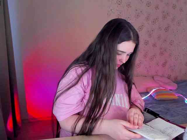 Alicenextdoor webcam