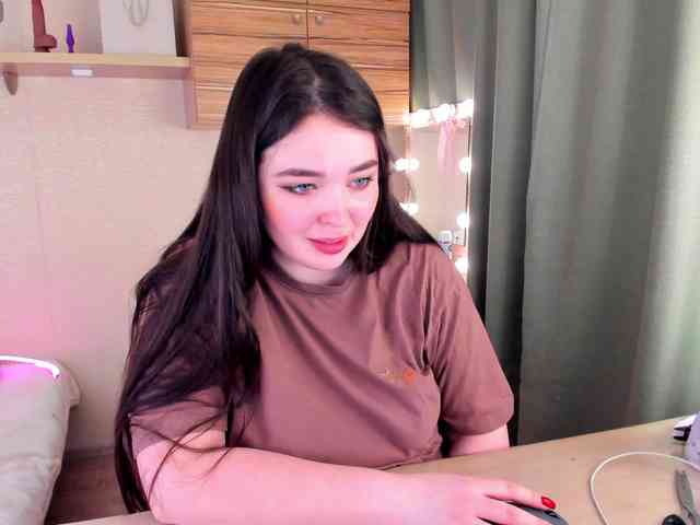 Alicenextdoor webcam