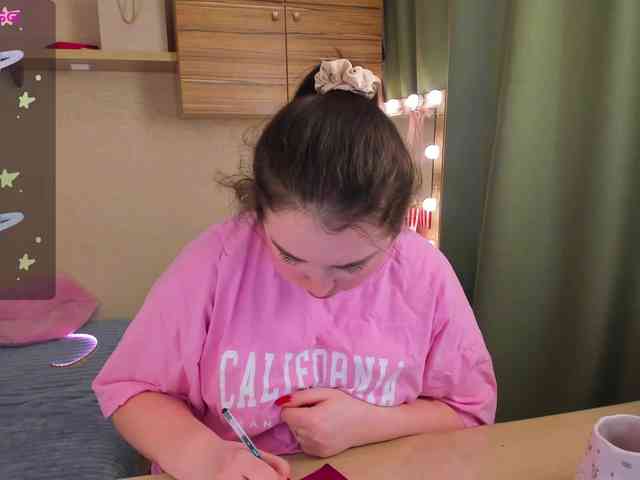 Alicenextdoor webcam